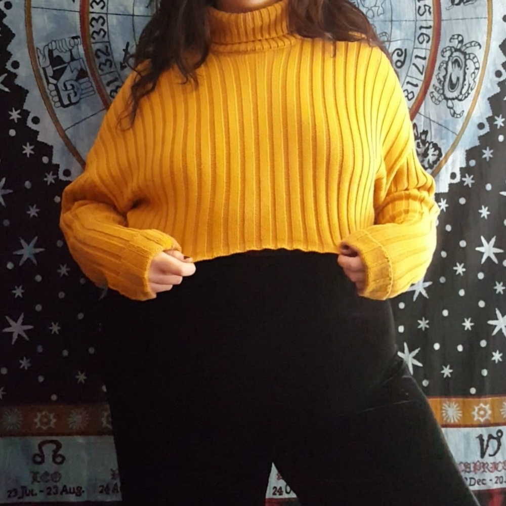 💛Mustard Yellow Cropped Turtleneck💛